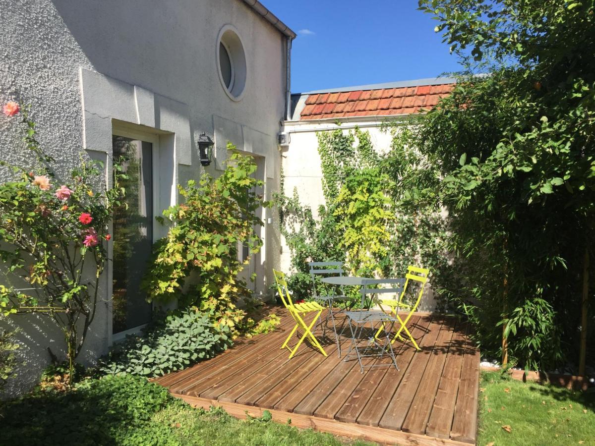 Les Gites Du Clos Saint-Martin Maule Exterior photo